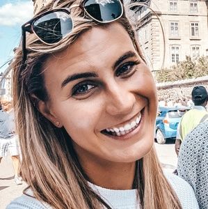 Meet your Posher, Cait